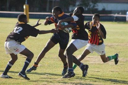 Roodies se o.14 A-rugbyspan het die meeste gesukkel teen Die Adelaar maar darem 20-12 gewen.