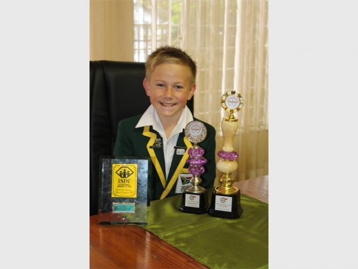 JC Roux met sy trofeë.