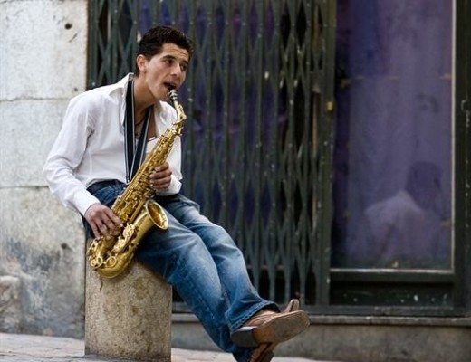 saxophone-player-870106_960_720 (Medium)