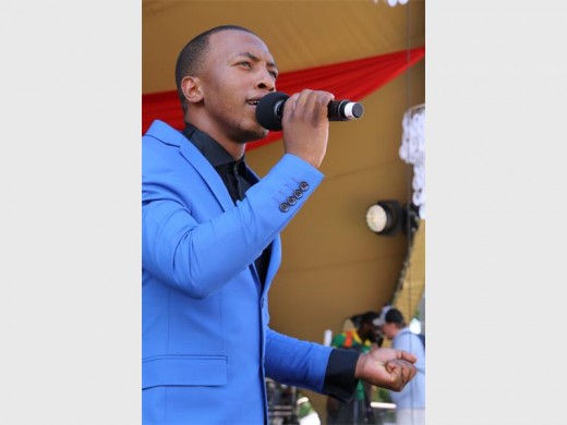 Dumi Mkokstad.