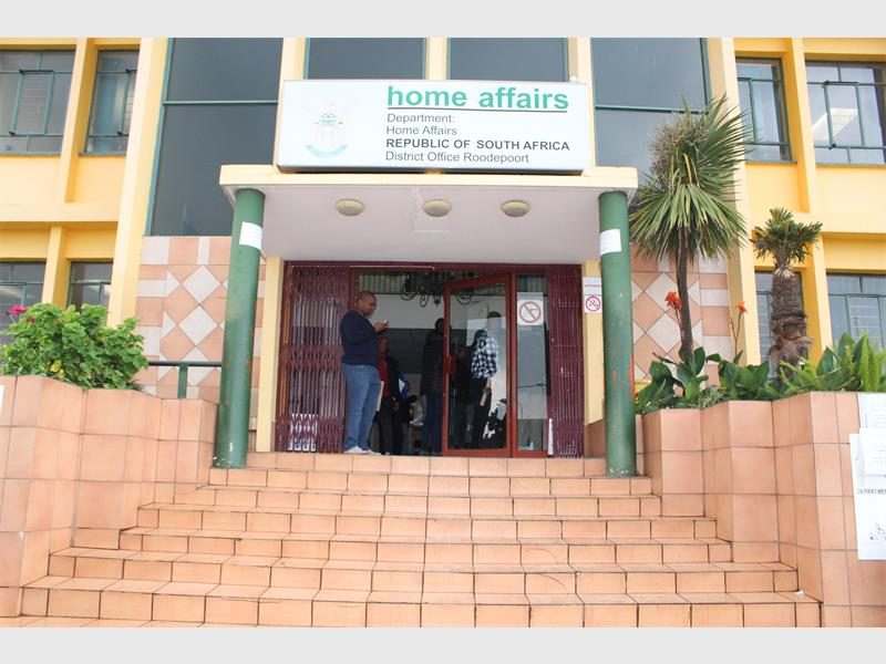 The Department of Home Affairs will open offices nationwide this weekend to help citizens apply for or collect Smart ID cards ahead of the Electoral Commission of South Africa's voter registration drive.