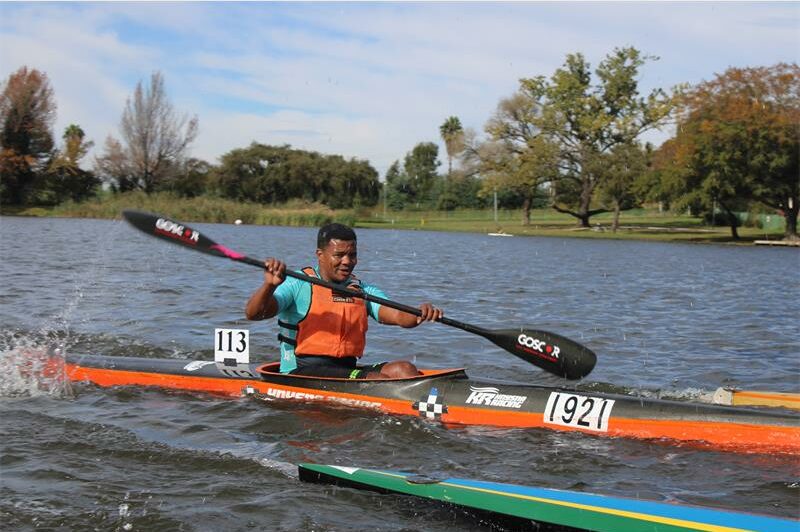 The lessons will take place every Sunday in October and November at Florida Lake, booking beforehand is essential.