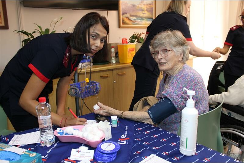 Life Flora Hospital staff spent a morning with Kruinpark residents educating them about strokes.