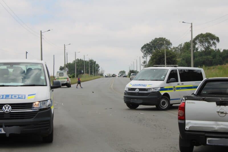 A heavy police presence followed a cash-in-transit robbery that brought traffic to a standstill in Roodepoort this morning.