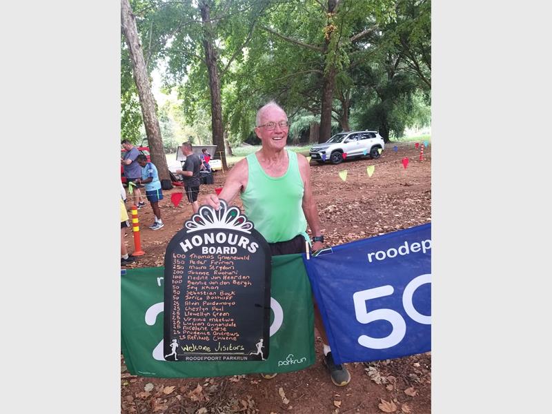 The weekly parkrun at Len Rutter Park drew more than 700 participants.