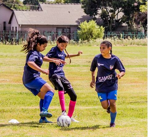 More than 200 boys and girls benefited from clinics with international coaches.