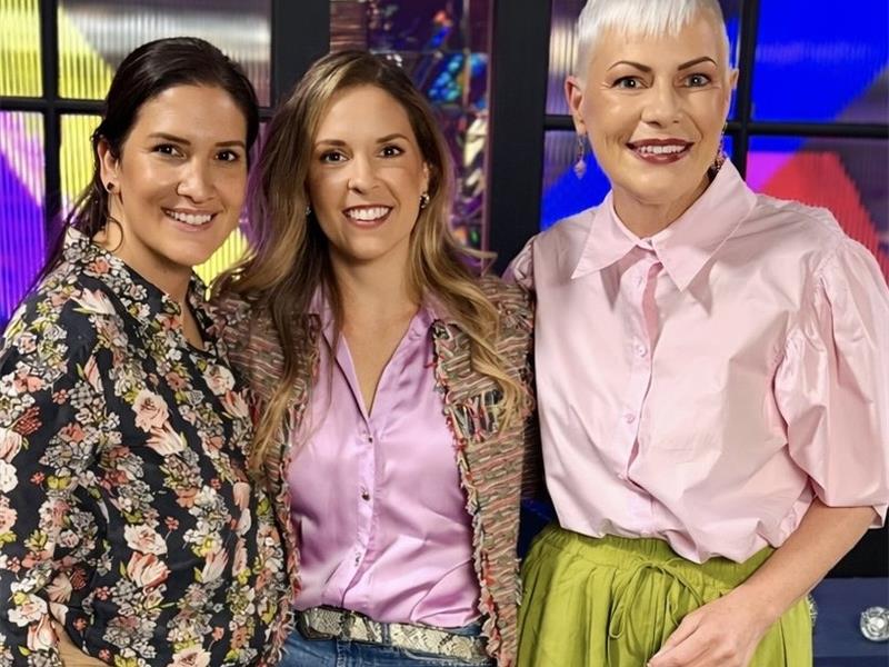 Do you want to know how to navigate life twists and turns as a middle-aged woman? Radiokop resident Marna Grobler shows you how.