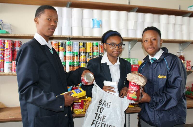 Hoerskool Die Adelaar is collecting non-perishable items and toiletries for learners and their families.