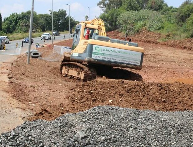With road repairs continuing on Beyers Naudé Drive, officials say the latest speed hump aims to protect both drivers and road workers.