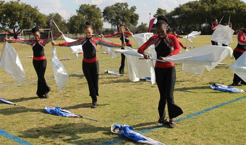 Laerskool Roodebeeck took top honours at the fourth regional dance drill , drummies, and majorette sport competition.