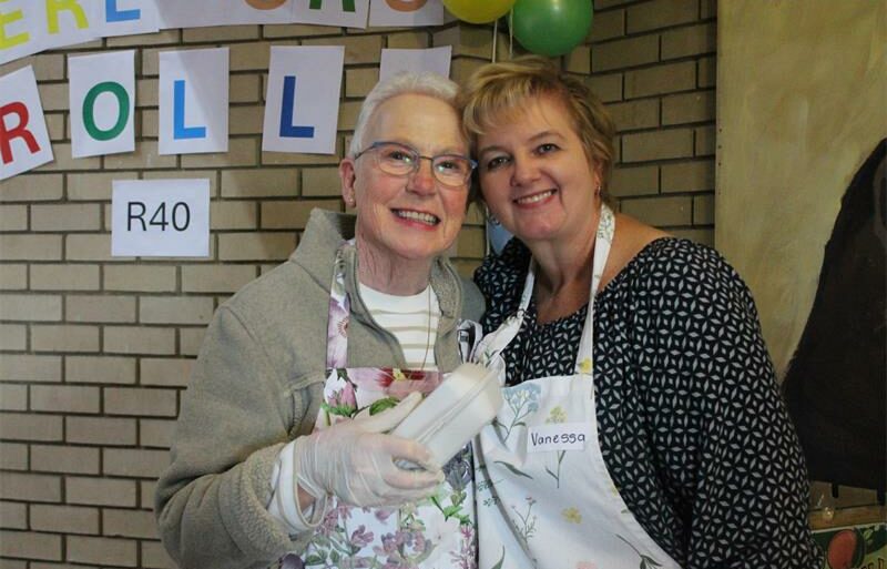 Kermis sorg vir groot pret vir oud en jonk.