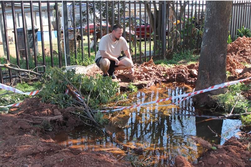 An underground water leak in Vryburger Street Witpoortjie resulted in a nearly weeklong electricity outage affecting 15 houses.