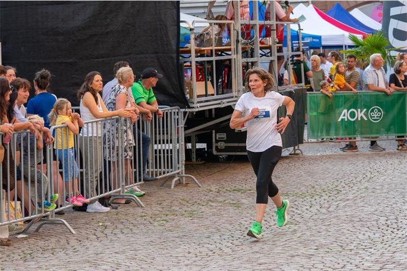 Roodepoort judo sensei Katja Bruwer took on a tougher distance in Germany to secure her third consecutive age-group victory.