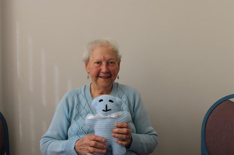 For three decades, the Ontdekkers Park resident has used her knitting skills to bring a little comfort and hope to children facing traumatic circumstances.