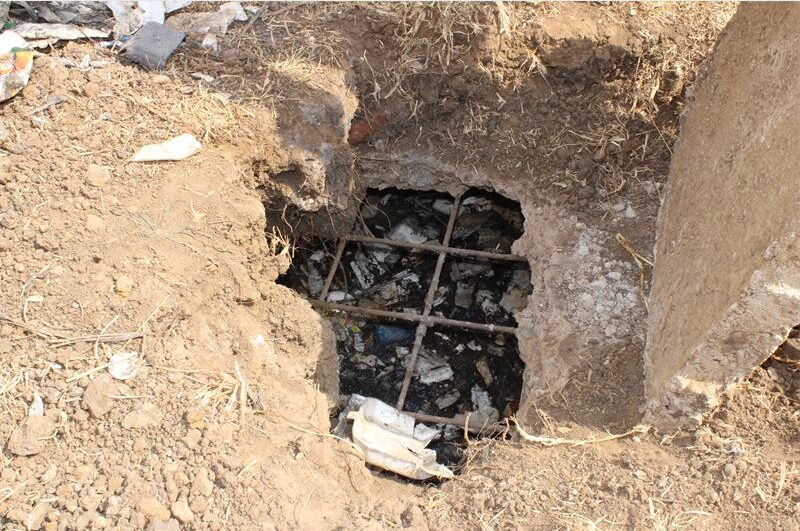 The Johannesburg Roads Agency is assessing reports of a severe pipe obstruction and potential sewage contamination near Retail Crossing.