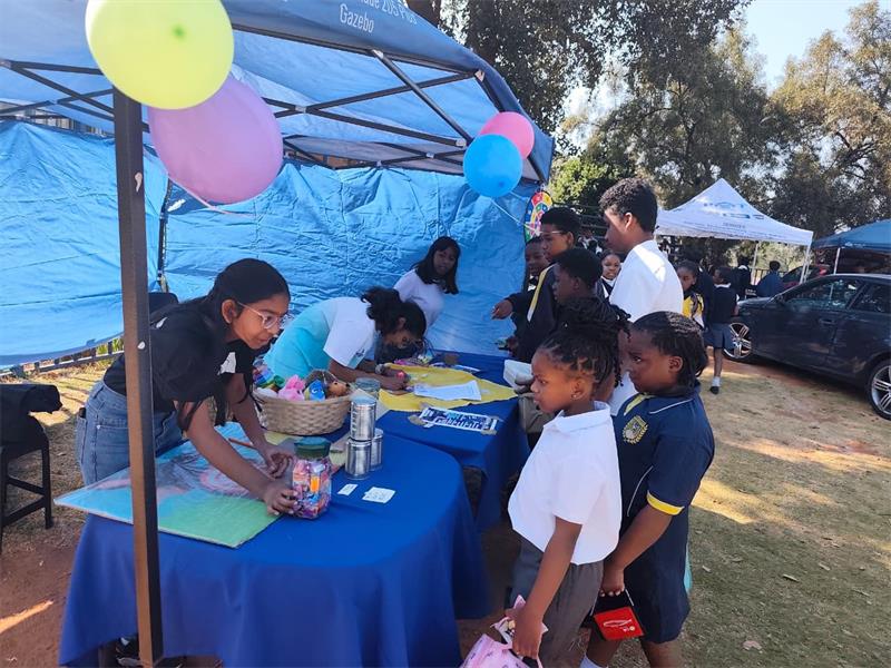 From sweet treats to creative products, Panorama Primary School’s Gr 7 learners put their entrepreneurial skills to the test during an exciting day of business, creativity and fun.