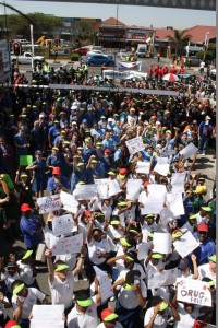 Over 800 pupils from various Edenvale schools let their voices be heard lead a massive Walk Against Crime to Karaglen Shopping Centre on Friday for the official launch of the Karaglen Tiles 4 Change.