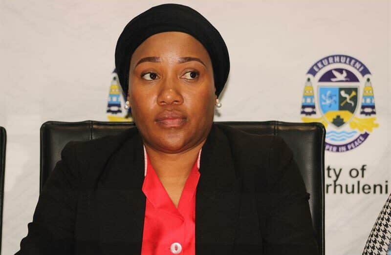 The EFF’s Nthabiseng Tshivhenga remains the city council speaker after surviving a third bid to topple her from her position through a no-confidence vote.