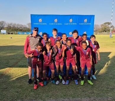Dunvegan Primary School’s open soccer team secured a bronze medal at the annual Saheti Winter Festival, while the netball team enjoyed great fun and competition. The school expressed gratitude to Saheti for hosting the event.
