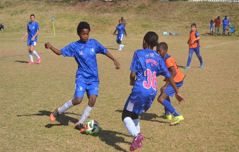 Edenvale U15 girls take on Alberton U12 boys Edenvale Football Club’s U15 ladies’ development side took to the field against Alberton Football Club’s U12 team on June 14. The match was held at Edenvale Sports Grounds and ended in a 3–1 victory for Alberton.