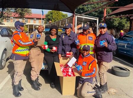 In the spirit of Nelson Mandela Day, EMPD officers across Ekurhuleni rolled up their sleeves to serve their communities – one act of kindness at a time.