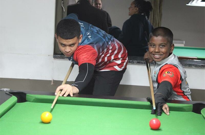 The 2024/2025 Junior SA Blackball Championships in Primrose showcased rising stars like 7-year-old Aarnan Haribhai and featured cue sport legend Harry 'Houdini' Martin.