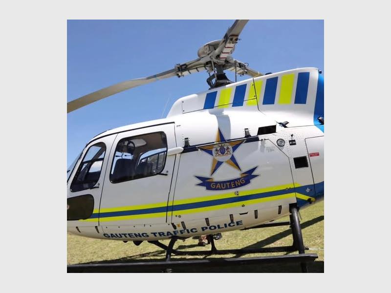 The Gauteng Department of Community Safety confirmed that a high-speed chase from Bedfordview to Alexandra led to the arrest of two suspects linked to violent crimes, with follow-up investigations in Midrand uncovering stolen vehicles and a firearm.