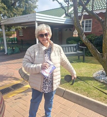 The village celebrated Women’s Day with door-to-door gestures of appreciation, strengthening bonds among residents.