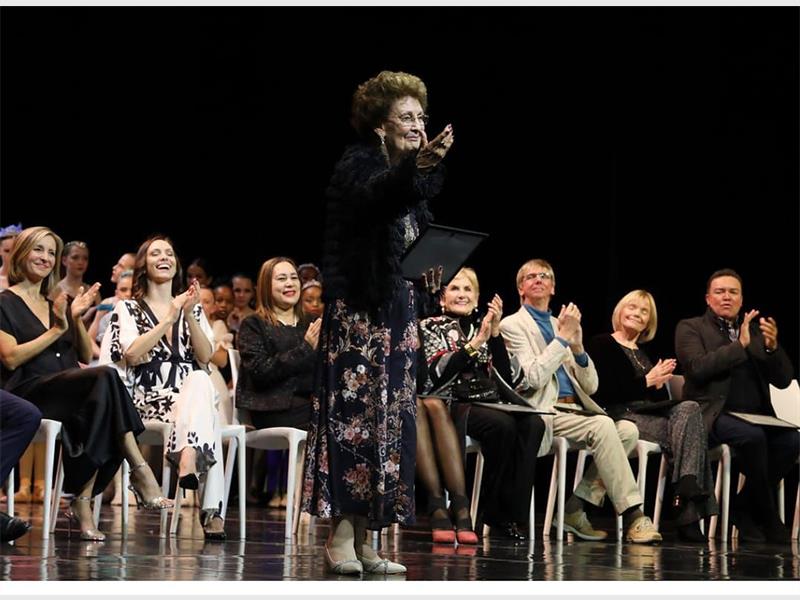 Honoured at the South African International Ballet Competition, Sandra Carstens embodies dedication, discipline, and artistry. Her Carstens Ireland Ballet School has nurtured generations of dancers, leaving an indelible mark on South African ballet.
