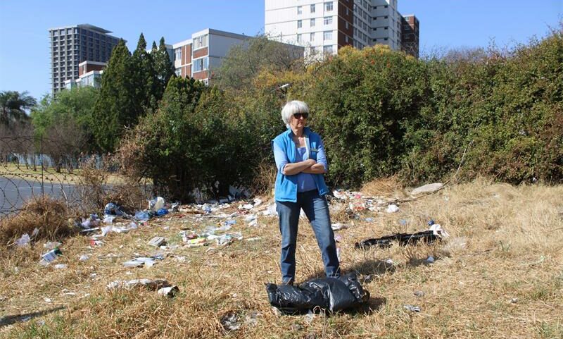 Illegal waste dumping and the rise of informal dwellings are endangering Posselt Park, leaving nearby residents fearful and concerned about the park’s ecological future. Councillor Jill Humphreys highlights the challenges caused by unpaid municipal waste tariffs.