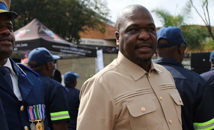 At the City of Ekurhuleni’s ordinary council meeting, Executive Mayor Nkosindiphile Xhakaza reflected on progress in service delivery, energy management, roads, and governance, stressing the need for leadership renewal and community-focused solutions.