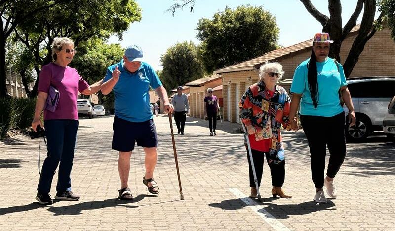 Residents and visitors joined together for a heartfelt walk at Thornhill Manor to honour World Alzheimer’s Month and show solidarity with those affected.