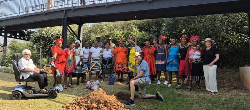 Residents and staff of Inyoni Creek came together to celebrate Arbor Month and Heritage Day with a tree-planting ceremony and traditional braai.