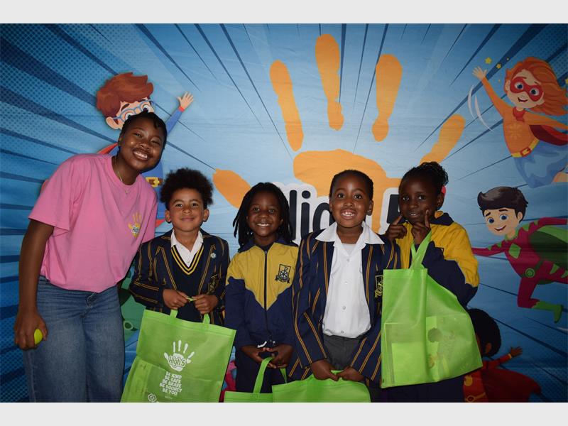 Sacred Heart College learners experience the High 5 interactive theatre show designed to help them deal with stress and anxiety faced in our digitally driven world.