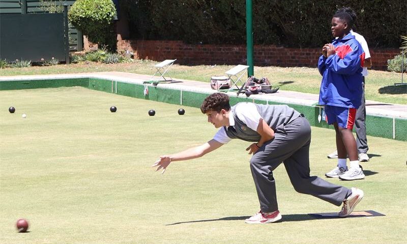 St Benedict’s College learners have a fun and challenging activity of bowls at the Bedfordview Country Club as part of the Bowls Development Project.