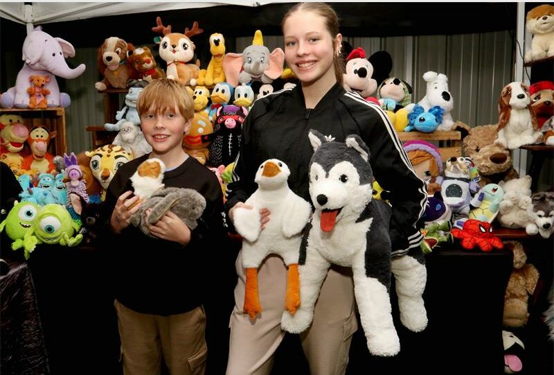 Despite wet conditions, hundreds enjoyed craft stalls, live music, food and family-friendly activities in a weather-proof indoor setting.