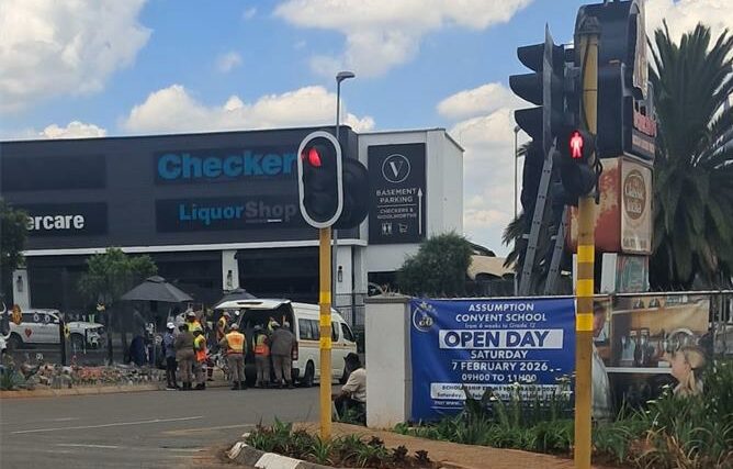 After witnessing the metro police confiscate the goods of bead sellers at Village View Shopping Centre, community members are seeking a suitable solution for the sellers.