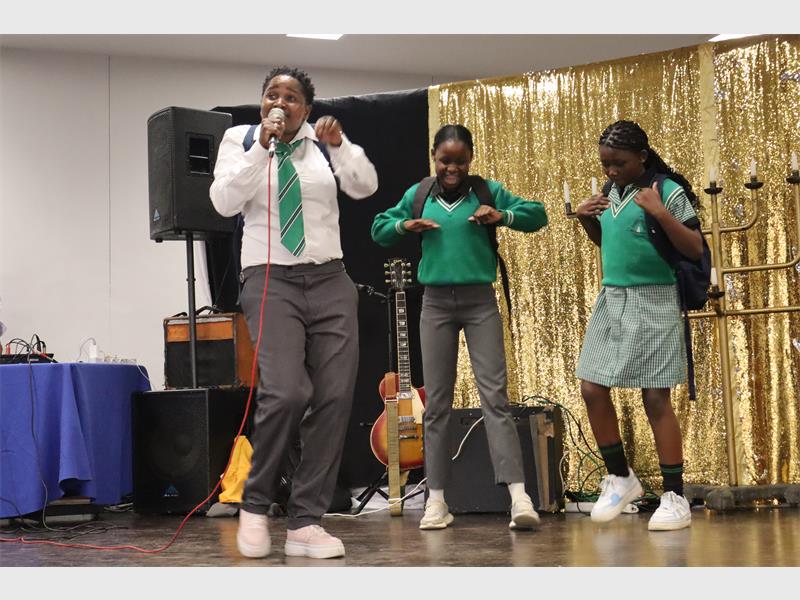 Edenvale musician blends blues, maskandi and pantsula dance in cultural performance