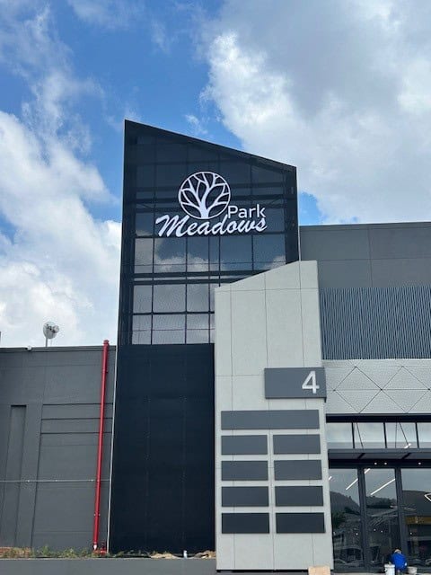 Park Meadows Shopping Centre has officially opened its upgraded spaces and introduced an expanded retail mix, marking a new era for shoppers in JHB East. The centre now offers a refreshed environment, modernised interiors, and improved convenience features designed to enhance the everyday shopping experience.