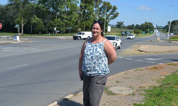 An Illiondale parent has raised alarm over dangerous driving and traffic congestion on Centenary Street, saying reckless behaviour is putting motorists and schoolchildren at risk.