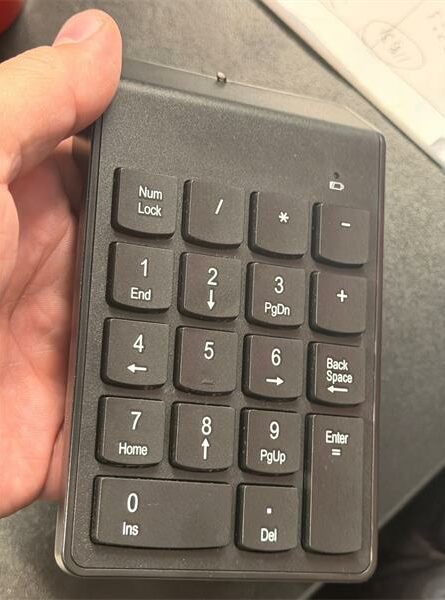 A Bedfordview resident whose mother almost fell victim to a scam while shopping, has shared an alert as posted by Yusuf Abramjee.