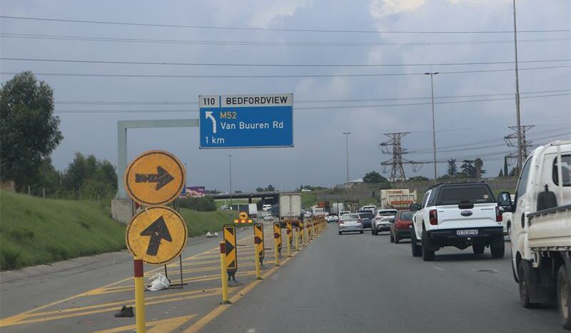 Traffic congestion continues to worsen on the N3 as a lane closure near Van Buuren Road remains in place due to ongoing subsidence investigations.