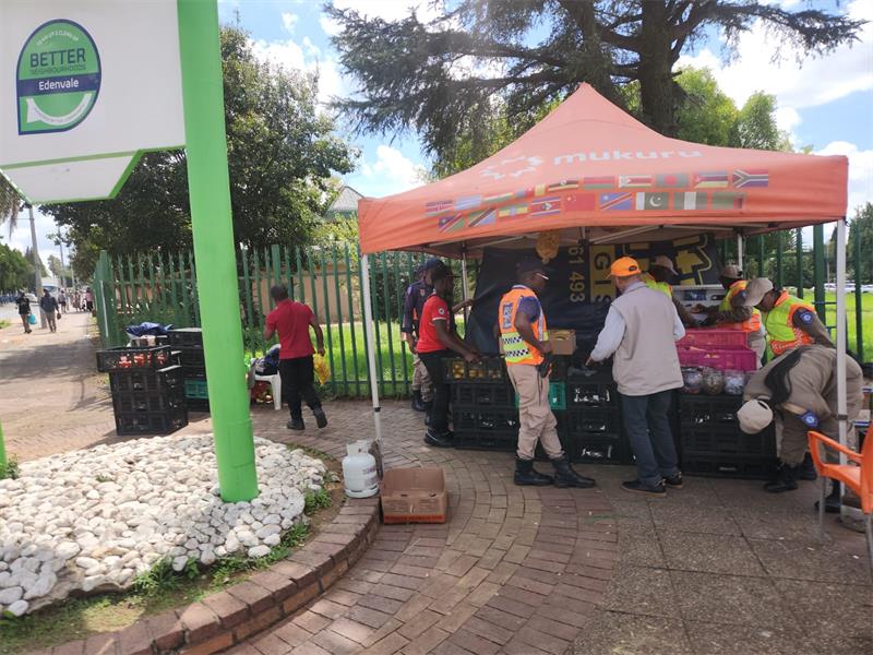 Authorities conducted a clean-up operation targeting illegal parking, unlicensed street trading, and by-law violations, seizing vehicles, trailers, and other goods.