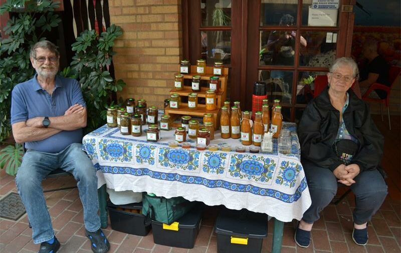 The Edenvale Farmers Market offers residents direct access to fresh fruits, vegetables, eggs, and meat every first and last Saturday of the month at De Backery.