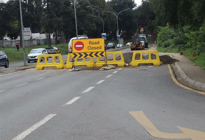 Resurfacing work being done by Sanral on Van Buuren Road between the two ramp terminals has resulted in a temporary road closure expected to last until the end of May.