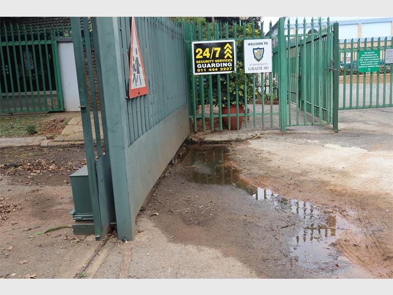 A ‘mysterious’ water discharge which has been running down Dean Road, Bedfordview, for over five years is in the City’s long-term solution plans.