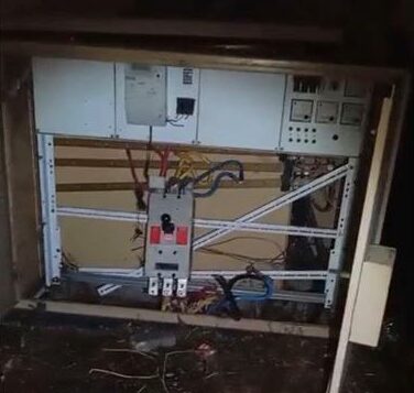The Blue Hawk Tactical CIU uncovered a stolen streetlight fitting, electrical cabling inside a tyre, and cutting tools in one of the suspects’ trolleys.