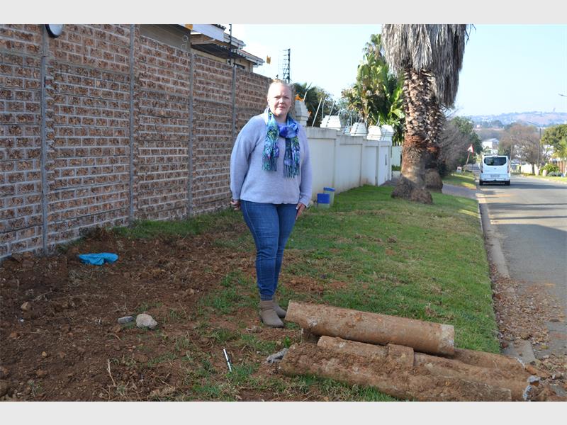 Frustrated by recurring water outages and a lack of maintenance materials, Edenvale residents are demanding the City of Ekurhuleni allocate a special budget to overhaul the town's failing asbestos pipeline network.