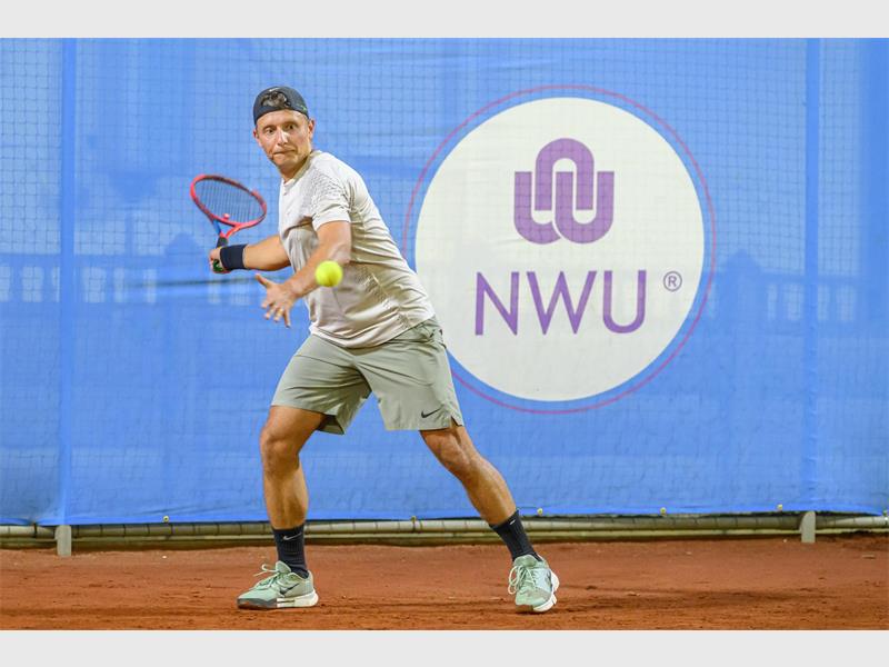 A loop that started at the Edenvale River Ridge Tennis Club will be closed by a call-up to the SA ITF Masters World Championships in Portugal for a Bedfordview resident.