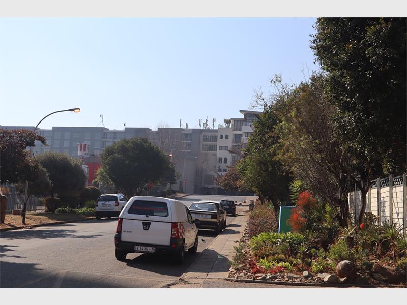 The City of Ekurhuleni has recorded the faded road signs on Regent Street in Bedfordview with aims to address them as part of the 2026/27 road signage maintenance programme, subject to available budget and prioritisation requirements.